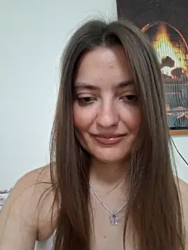 Snapshot of Alba2331 chatting on July 12, 2026, 10:50 am Alba2331 online show from July 12, 2026, 10:50 am
