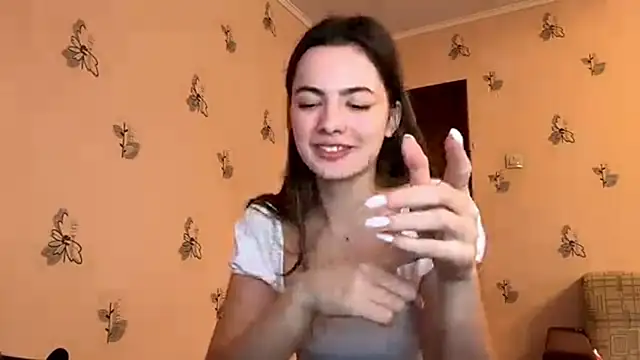 CharlenaFeoli online show from April 22, 2026, 4:41 pm