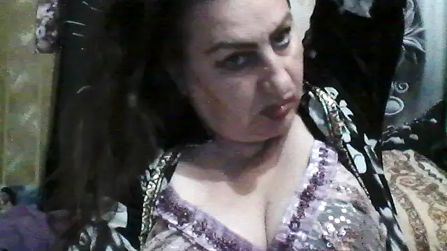 Snapshot of LoaqLovew chatting on June 3, 2026, 7:44 am LoaqLovew online show from June 3, 2026, 7:44 am