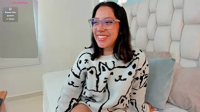 vayra moon online show from May 26, 2026, 6:04 pm