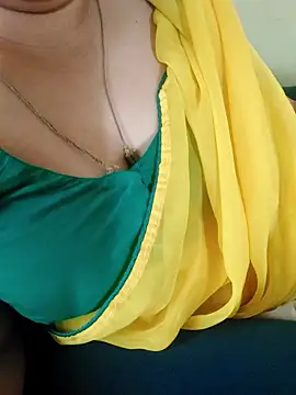 Snapshot of Call_Honey chatting on June 14, 2026, 6:04 am Call Honey online show from June 14, 2026, 6:04 am