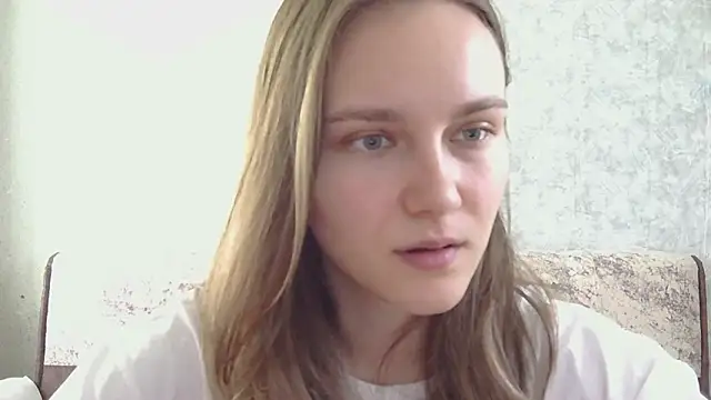 DolcezzaCream online show from May 22, 2026, 12:00 pm