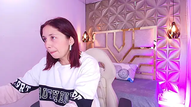 stephaniesun  online show from June 2, 2026, 12:18 pm