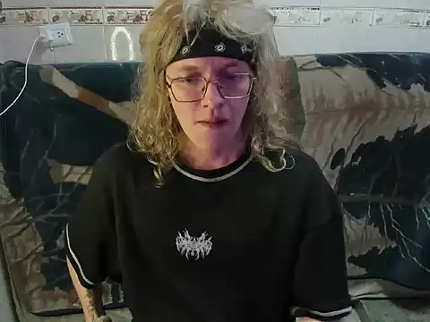 Snapshot of Jinnbooky chatting on May 13, 2026, 4:32 am Jinnbooky online show from May 13, 2026, 4:32 am