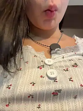 -Lorelain- online show from June 17, 2026, 3:31 am