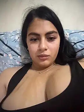 LilyLovell online show from May 10, 2026, 9:31 pm