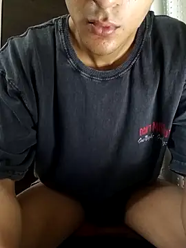Snapshot of skinny_raj chatting on May 16, 2026, 7:34 pm skinny raj online show from May 16, 2026, 7:34 pm