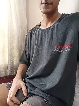Snapshot of skinny_raj chatting on June 1, 2026, 7:32 am skinny raj online show from June 1, 2026, 7:32 am