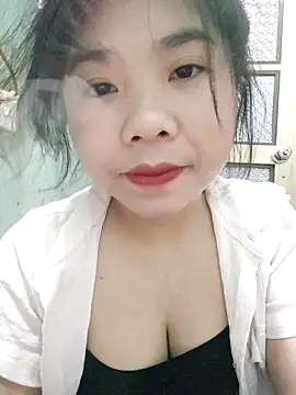 Snapshot of Ayti01 chatting on April 24, 2026, 6:10 pm Ayti01 online show from April 24, 2026, 6:10 pm