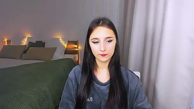 Snapshot of JulietteMonli chatting on June 2, 2026, 11:34 am JulietteMonli online show from June 2, 2026, 11:34 am