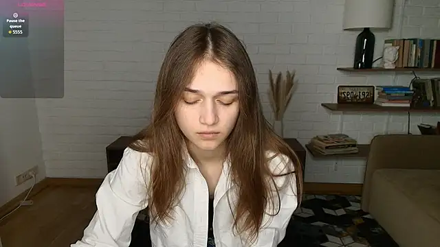 TeishaSprecher online show from May 13, 2026, 9:11 pm