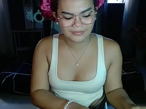 Snapshot of Kendallfoxx chatting on April 29, 2026, 9:13 am Kendallfoxx online show from April 29, 2026, 9:13 am