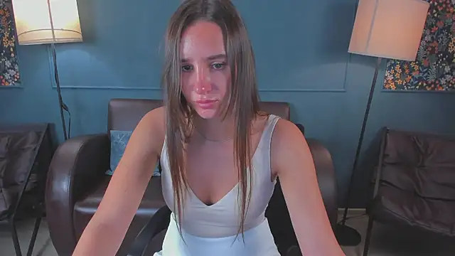 NicoleWells22 online show from June 14, 2026, 4:58 am