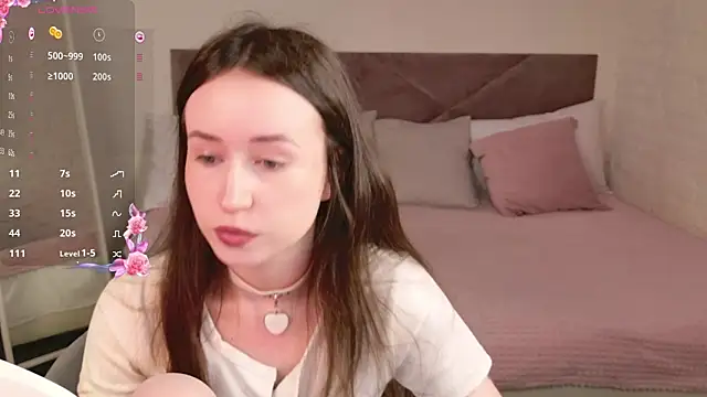 Snapshot of AliceLidelle chatting on May 14, 2026, 9:49 am AliceLidelle online show from May 14, 2026, 9:49 am