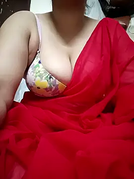 Snapshot of Aayaat__ chatting on August 4, 2026, 7:16 pm Aayaat online show from August 4, 2026, 7:16 pm