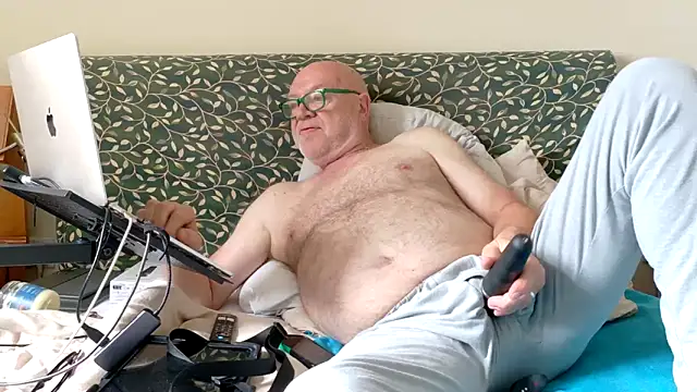 Snapshot of KinkCentral chatting on June 16, 2026, 9:01 am KinkCentral online show from June 16, 2026, 9:01 am
