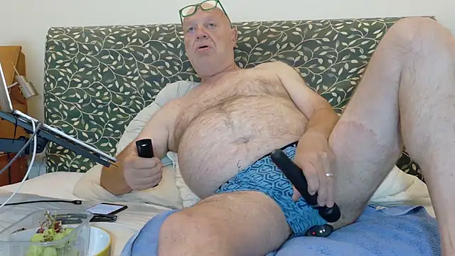 Snapshot of KinkCentral chatting on July 22, 2026, 8:33 pm KinkCentral online show from July 22, 2026, 8:33 pm