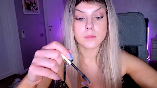 Snapshot of ChristieBlace chatting on June 5, 2026, 8:47 pm ChristieBlace online show from June 5, 2026, 8:47 pm