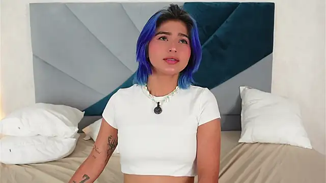 Snapshot of Sky_Riyoo chatting on August 2, 2026, 4:44 am Sky Riyoo online show from August 2, 2026, 4:44 am