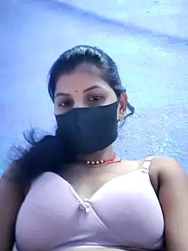Snapshot of RUHI_1143 chatting on June 7, 2026, 6:33 pm RUHI 1143 online show from June 7, 2026, 6:33 pm