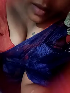 Snapshot of Tamil_Hot_HoneyBee chatting on May 25, 2026, 3:56 am Tamil Hot HoneyBee online show from May 25, 2026, 3:56 am