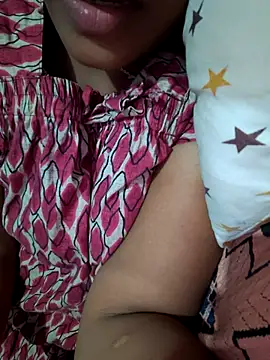 Snapshot of Tamil_Hot_HoneyBee chatting on July 18, 2026, 5:06 pm Tamil Hot HoneyBee online show from July 18, 2026, 5:06 pm