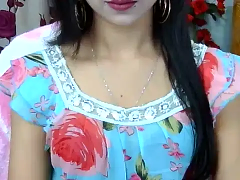Alina Nur online show from May 8, 2026, 6:24 pm