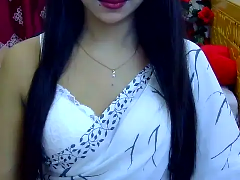 Alina Nur online show from July 24, 2026, 8:07 pm