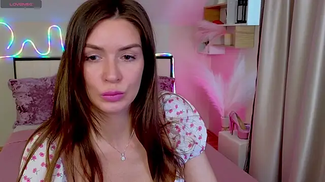 MicheleSantiago online show from April 28, 2026, 7:57 am