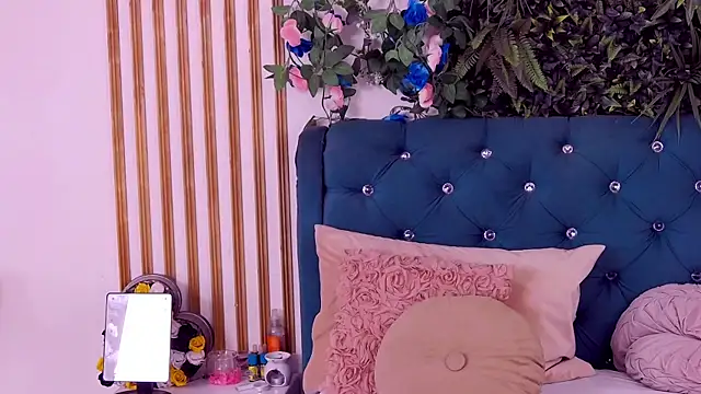 CherryMuse  online show from June 26, 2026, 4:28 am