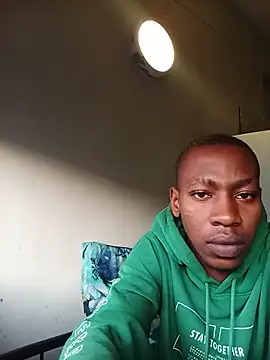 Snapshot of Mphoza0211 chatting on June 11, 2026, 5:05 am Mphoza0211 online show from June 11, 2026, 5:05 am