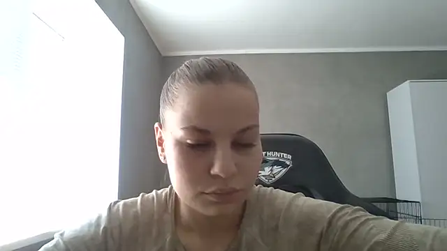 Snapshot of _Linsyy_ee_ chatting on June 5, 2026, 8:42 am Linsyy ee online show from June 5, 2026, 8:42 am