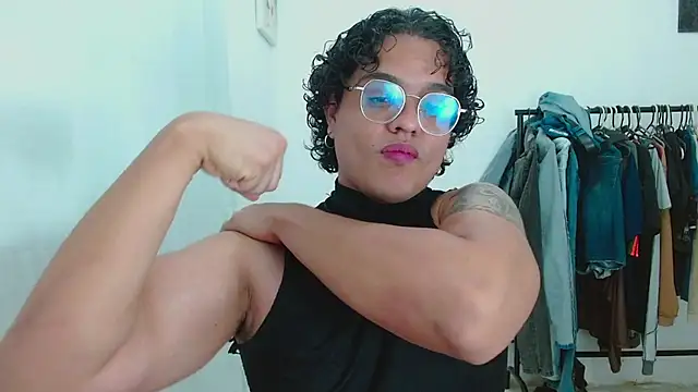 Snapshot of Diane_exotic chatting on May 19, 2026, 1:56 am Diane exotic online show from May 19, 2026, 1:56 am