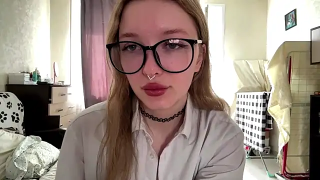 Snapshot of Elinthegreat chatting on May 11, 2026, 1:17 pm Elinthegreat online show from May 11, 2026, 1:17 pm