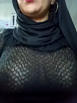 Snapshot of nadia__abaud chatting on December 24, 2024, 5:49 am nadia abaud online show from December 24, 2024, 5:49 am
