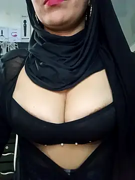 Snapshot of nadia__abaud chatting on December 30, 2024, 3:14 am nadia abaud online show from December 30, 2024, 3:14 am