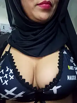 Snapshot of nadia__abaud chatting on January 6, 2025, 1:42 am nadia abaud online show from January 6, 2025, 1:42 am