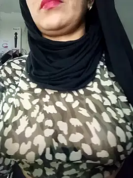 Snapshot of nadia__abaud chatting on January 8, 2025, 2:57 am nadia abaud online show from January 8, 2025, 2:57 am