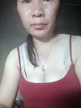 Snapshot of Lella_01 chatting on June 11, 2026, 12:32 am Lella 01 online show from June 11, 2026, 12:32 am