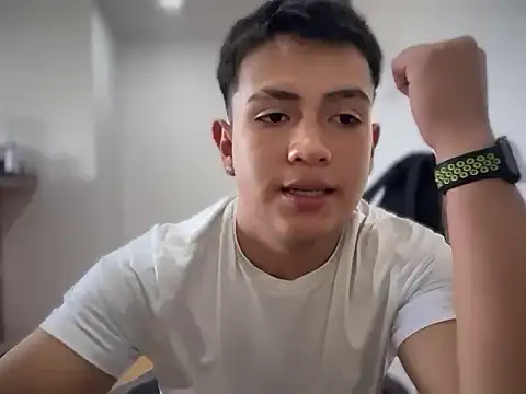 Snapshot of santiagoo_madrid chatting on July 8, 2026, 7:51 pm santiagoo madrid online show from July 8, 2026, 7:51 pm