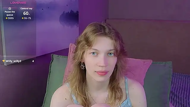 Emily Cartex online show from June 16, 2026, 5:43 am