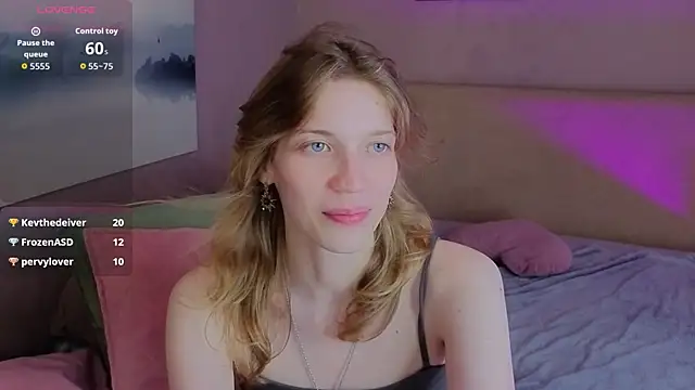 Emily Cartex online show from July 14, 2026, 10:21 am