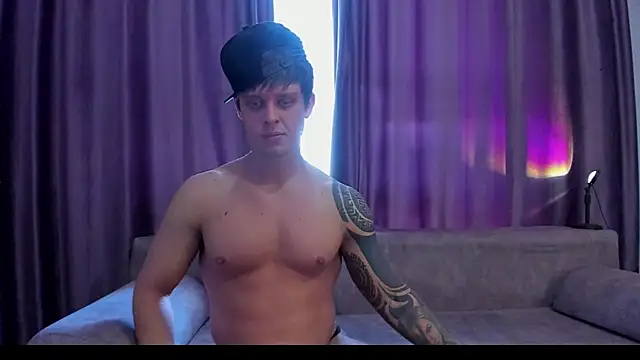 Snapshot of MarcoErra chatting on July 14, 2026, 3:11 am MarcoErra online show from July 14, 2026, 3:11 am