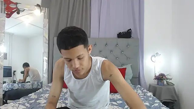 PhillipCox online show from May 26, 2026, 12:34 pm