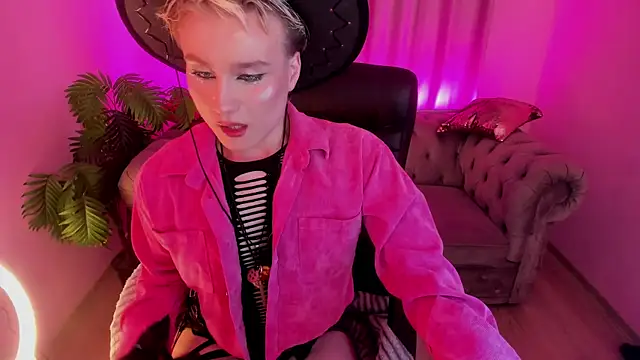 cumboydoll online show from April 29, 2026, 2:32 pm