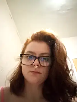 Snapshot of lolarae_xx chatting on April 29, 2026, 4:05 am lolarae xx online show from April 29, 2026, 4:05 am