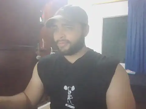 Snapshot of Bearmachin chatting on April 29, 2026, 11:11 pm Bearmachin online show from April 29, 2026, 11:11 pm