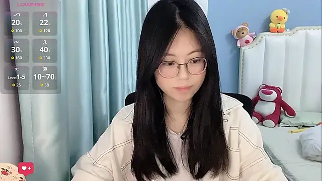 Snapshot of Luna-666 chatting on April 29, 2026, 11:25 am Luna-666 online show from April 29, 2026, 11:25 am