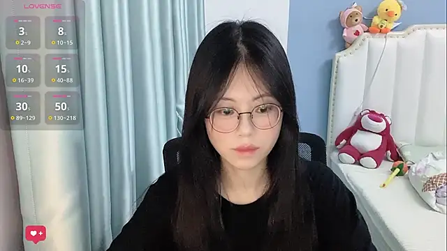Snapshot of Luna-666 chatting on May 25, 2026, 2:12 pm Luna-666 online show from May 25, 2026, 2:12 pm