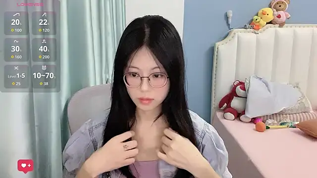 Snapshot of Luna-666 chatting on July 27, 2026, 2:46 pm Luna-666 online show from July 27, 2026, 2:46 pm